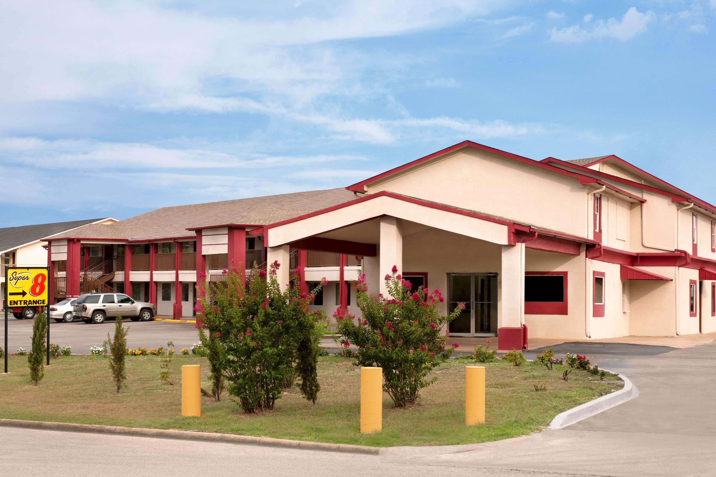 Super 8 By Wyndham Corsicana Exteriér fotografie
