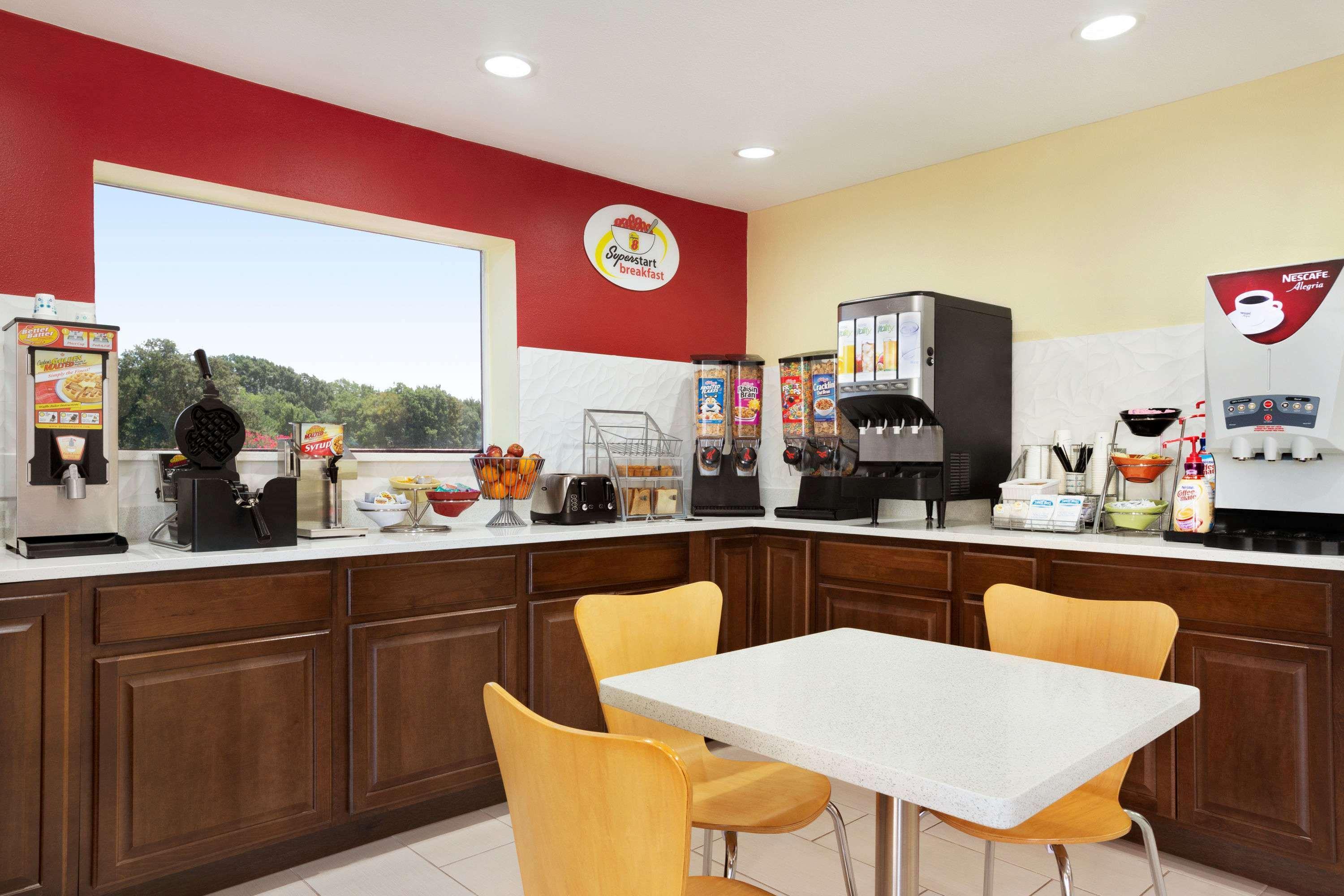 Super 8 By Wyndham Corsicana Exteriér fotografie
