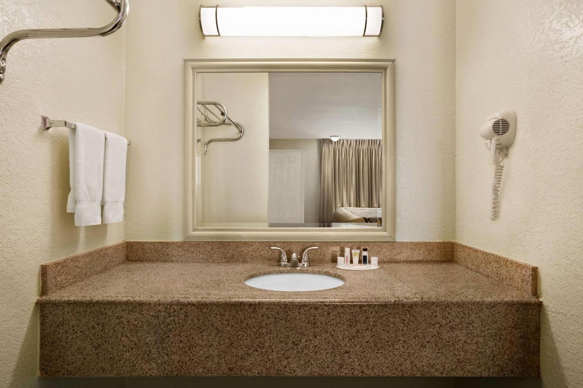 Super 8 By Wyndham Corsicana Exteriér fotografie