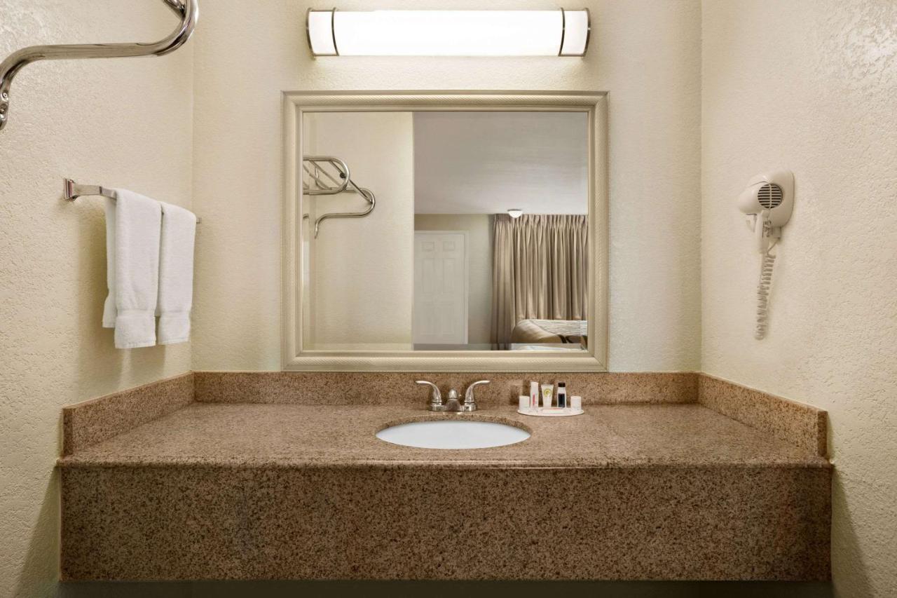 Super 8 By Wyndham Corsicana Exteriér fotografie